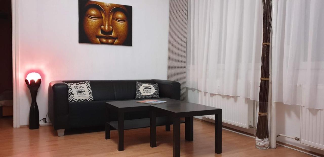 Goldapartman Salgótarján Bagian luar foto