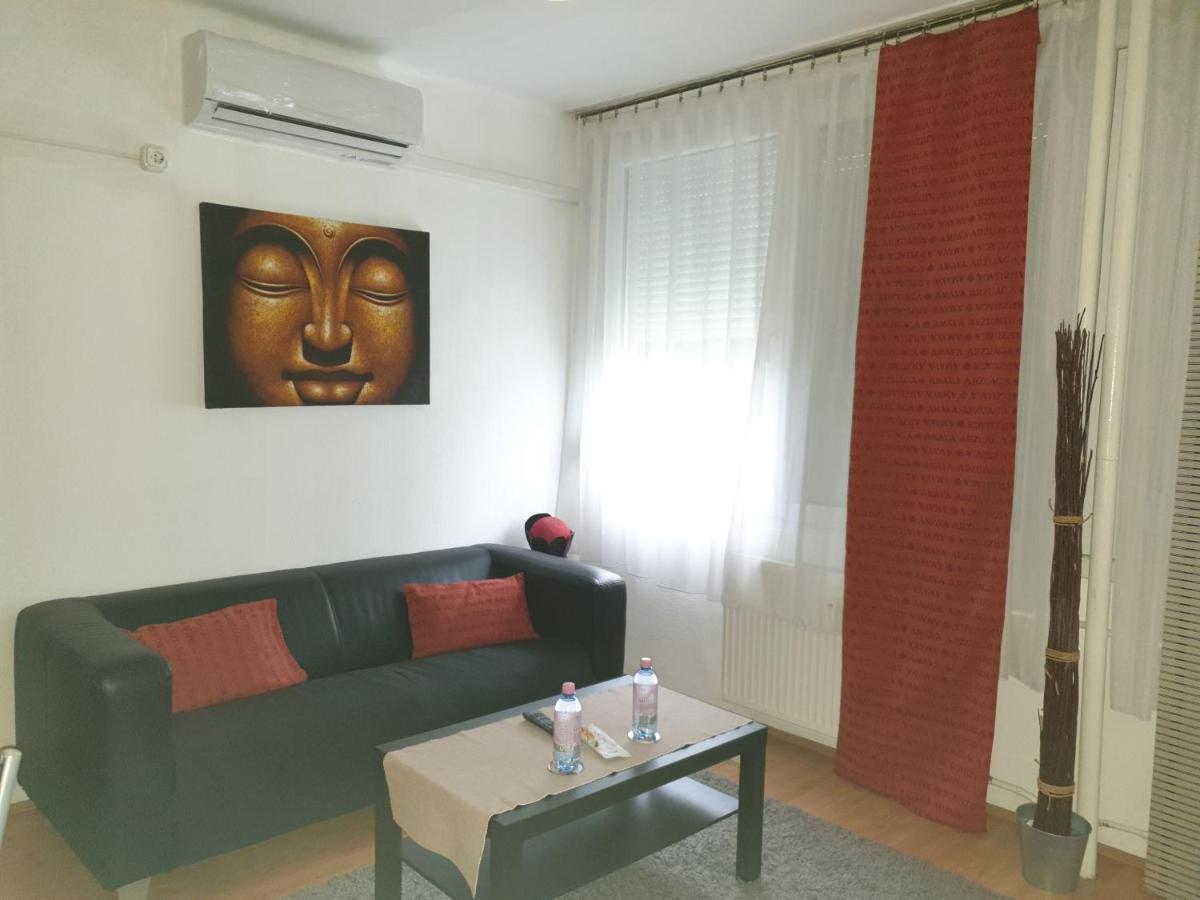 Goldapartman Salgótarján Bagian luar foto
