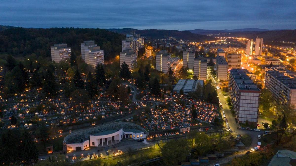 Goldapartman Salgótarján Bagian luar foto