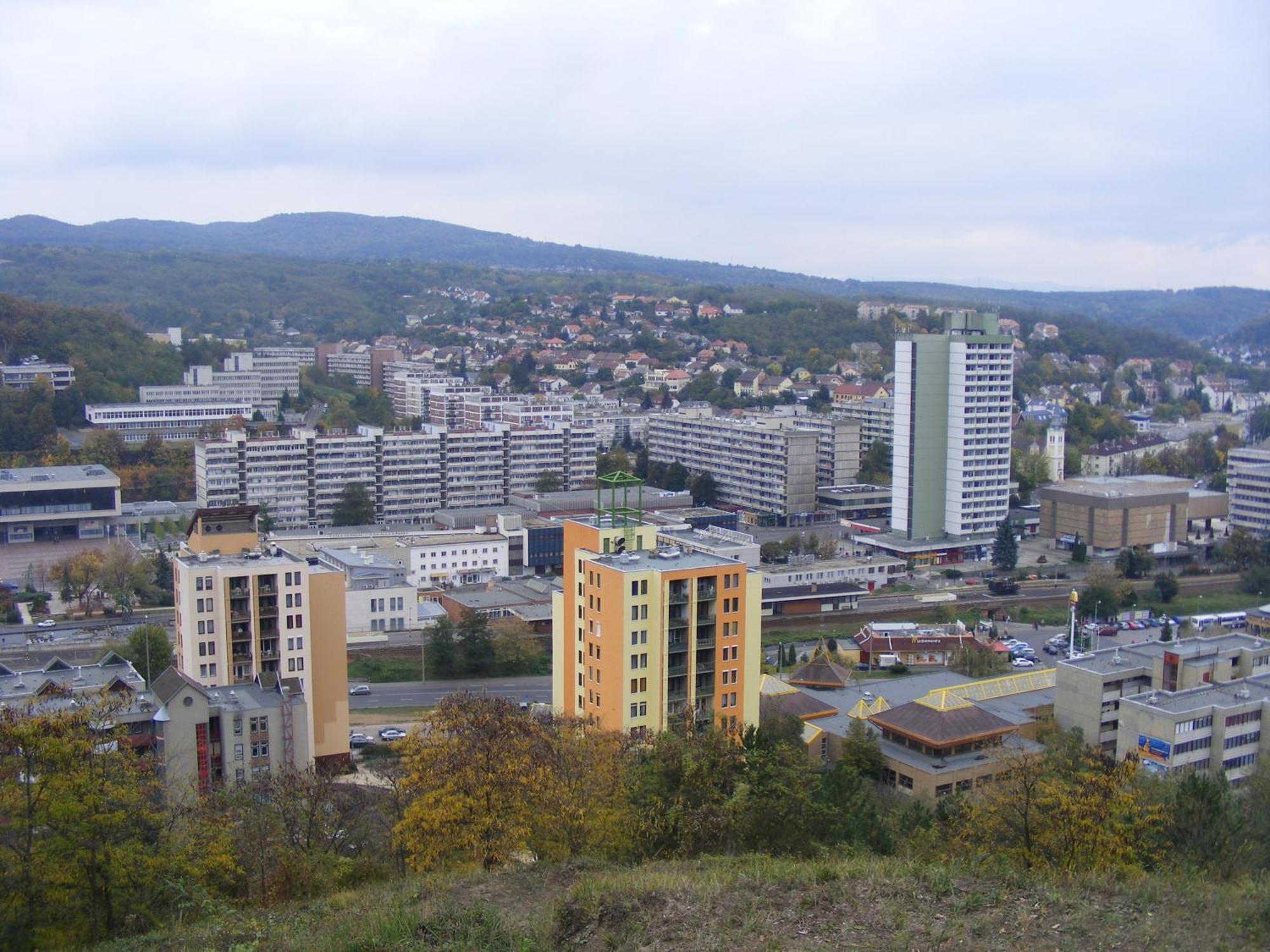 Goldapartman Salgótarján Bagian luar foto